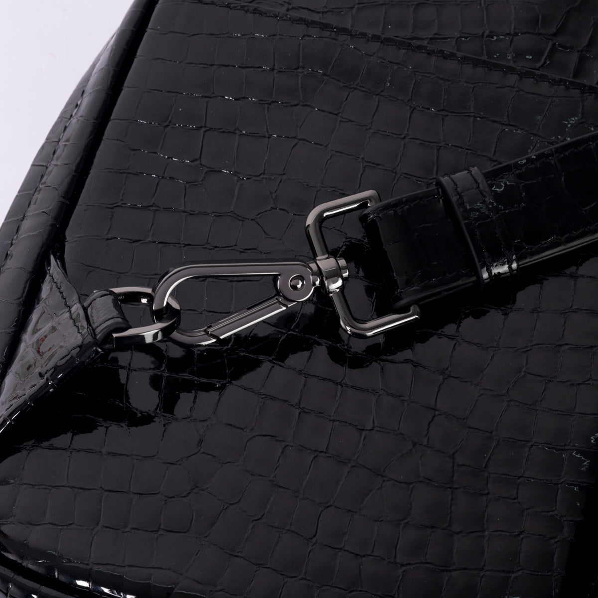 Black Dragonfruit Madeline Compact